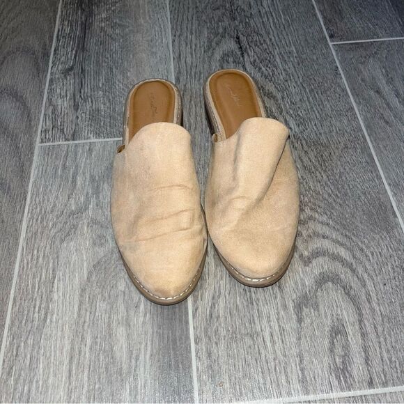 Women's Universal Threat Tan Suede Slip On Mules - Picture 10 of 11